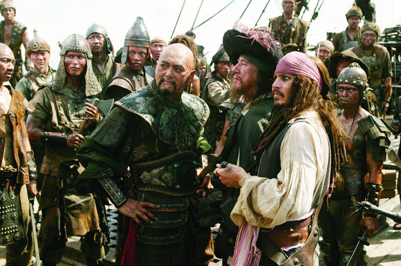 Geoffrey Rush, Yun-Fat Chow, Johnny Depp în Pirates of the Caribbean: At World's End