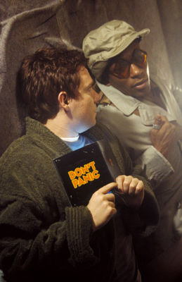 Martin Freeman, Yasiin Bey în The Hitchhiker's Guide to the Galaxy