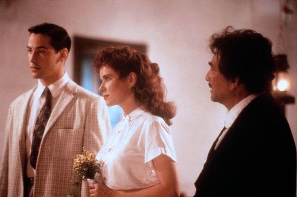 Keanu Reeves, Peter Falk, Barbara Hershey în Tune in Tomorrow...