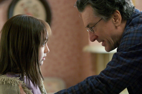Robert De Niro, Dakota Fanning în Hide and Seek