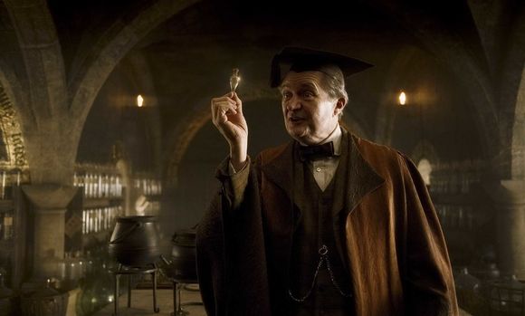 Jim Broadbent în Harry Potter and the Half-Blood Prince