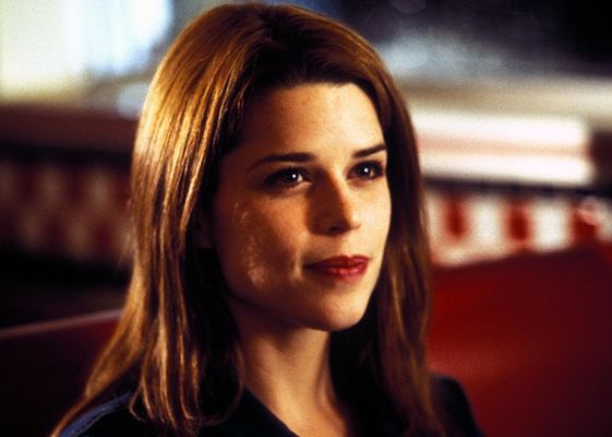 Neve Campbell în Lost Junction