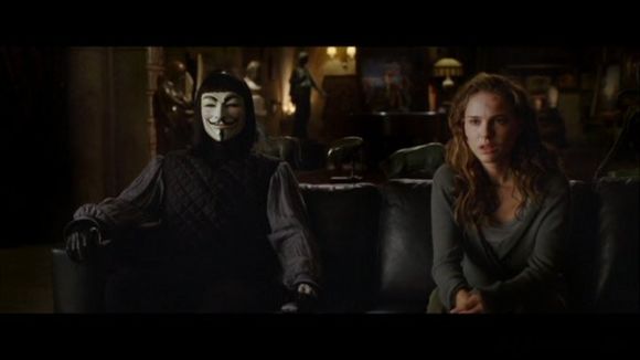 Hugo Weaving, Natalie Portman în V for Vendetta