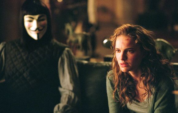 Hugo Weaving, Natalie Portman în V for Vendetta