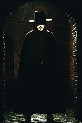 Hugo Weaving în V for Vendetta