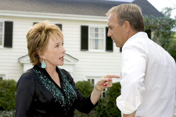 Kevin Costner, Shirley MacLaine în Rumor Has It...