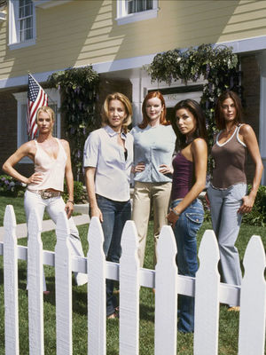 Nicollette Sheridan, Felicity Huffman, Marcia Cross, Eva Longoria, Teri Hatcher în Desperate Housewives