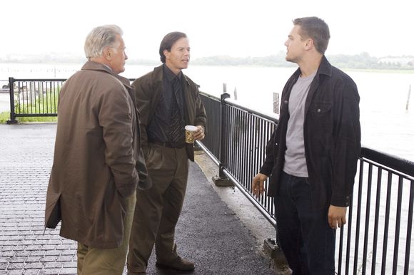 Martin Sheen, Mark Wahlberg, Leonardo DiCaprio în The Departed