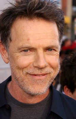 Bruce Greenwood în Eight Below