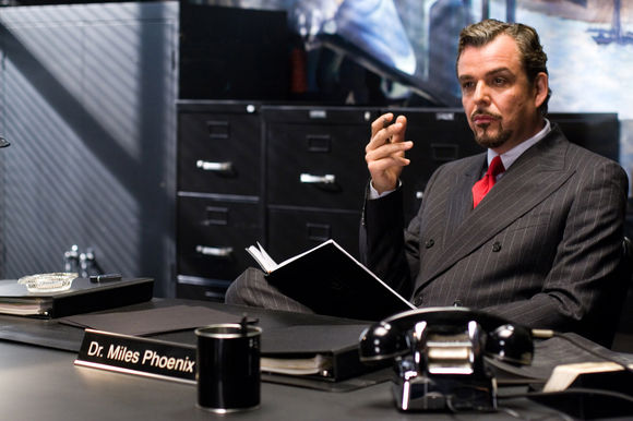 Danny Huston în The Number 23