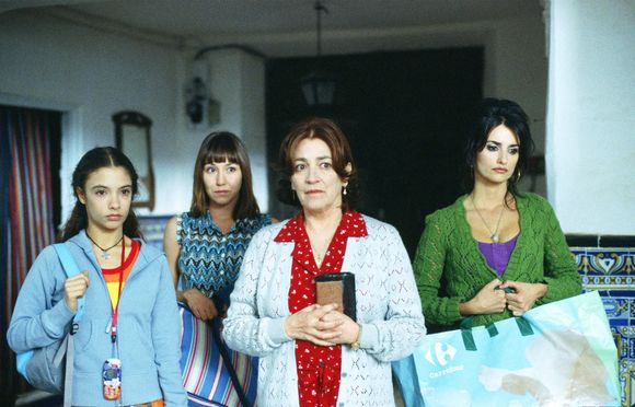 Yohana Cobo, Lola Dueñas, Carmen Maura, Penélope Cruz în Volver