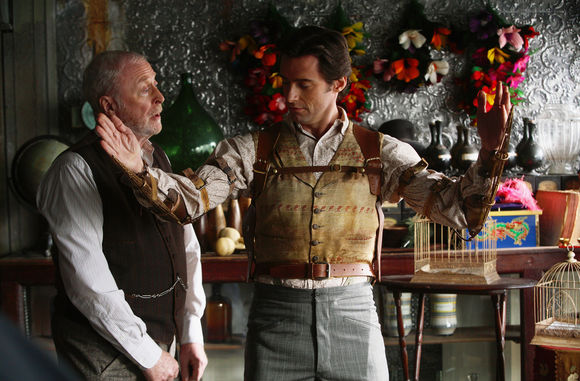 Michael Caine, Hugh Jackman în The Prestige