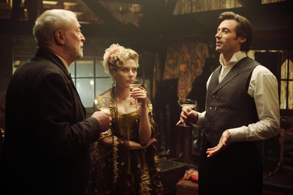 Michael Caine, Scarlett Johansson, Hugh Jackman în The Prestige