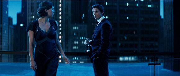 Maggie Gyllenhaal, Christian Bale în The Dark Knight