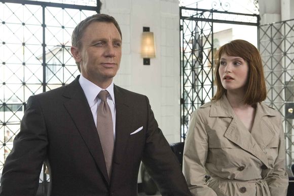 Daniel Craig, Gemma Arterton în Quantum of Solace