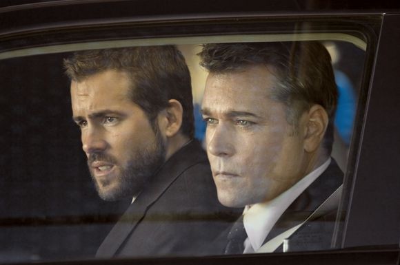 Ryan Reynolds, Ray Liotta în Smokin' Aces
