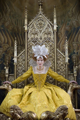 Cate Blanchett în Elizabeth: The Golden Age