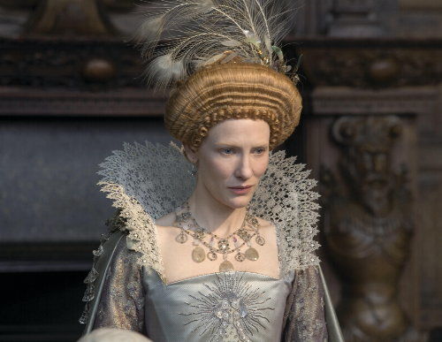 Cate Blanchett în Elizabeth: The Golden Age