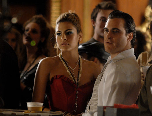 Eva Mendes, Joaquin Phoenix în We Own The Night