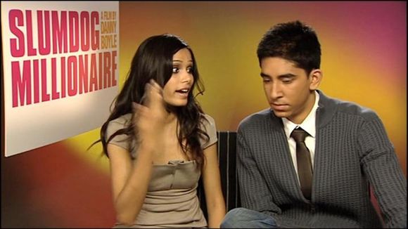 Freida Pinto, Dev Patel în Slumdog Millionaire
