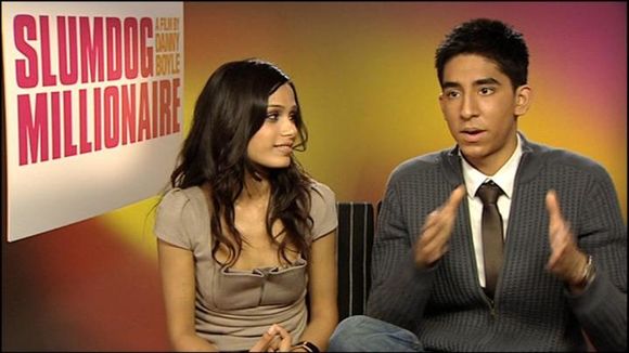 Freida Pinto, Dev Patel în Slumdog Millionaire