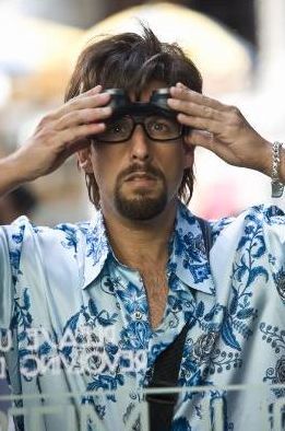 Adam Sandler în You Don't Mess with the Zohan