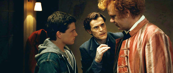 Josh Hutcherson, John C. Reilly, Willem Dafoe în Cirque du Freak: The Vampire's Assistant