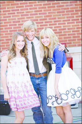 Emily Osment, Lucas Till, Miley Cyrus în Hannah Montana: The Movie