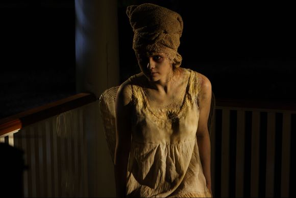 Alexandra Daddario în The Attic