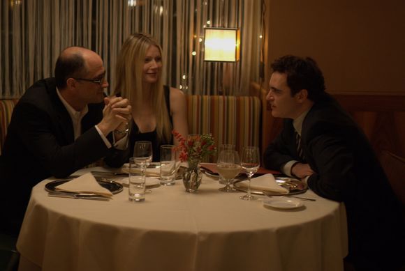 Elias Koteas, Gwyneth Paltrow, Joaquin Phoenix în Two Lovers