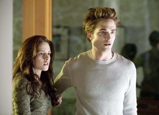 Kristen Stewart, Robert Pattinson în Twilight