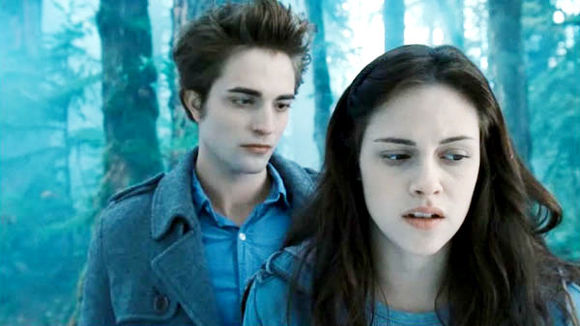 Kristen Stewart, Robert Pattinson în Twilight