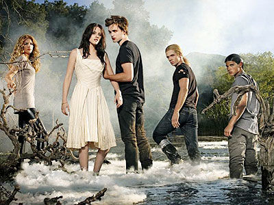 Rachelle Lefevre, Kristen Stewart, Robert Pattinson, Cam Gigandet, Taylor Lautner în Twilight