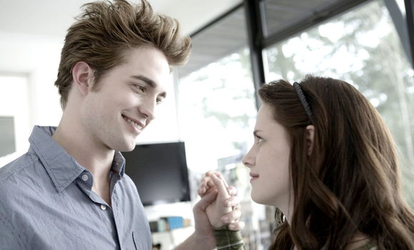 Robert Pattinson, Kristen Stewart în Twilight