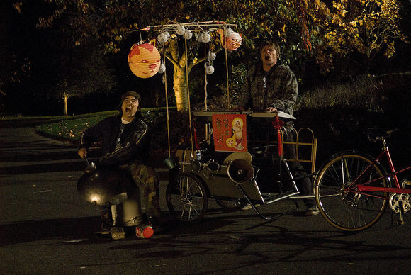 James Hiroyuki Liao, Steve Zahn în Management