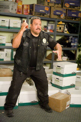 Kevin James în Paul Blart: Mall Cop