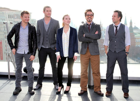 Jeremy Renner, Chris Hemsworth, Scarlett Johansson, Robert Downey Jr., Mark Ruffalo în The Avengers