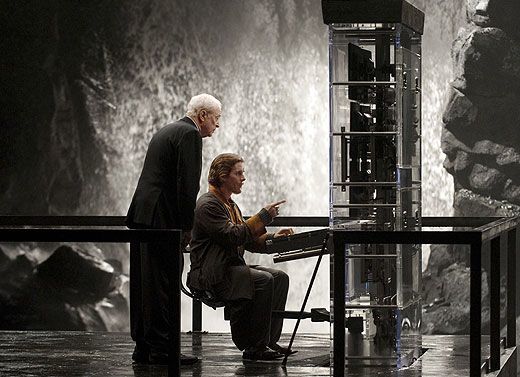 Christian Bale, Michael Caine în The Dark Knight Rises
