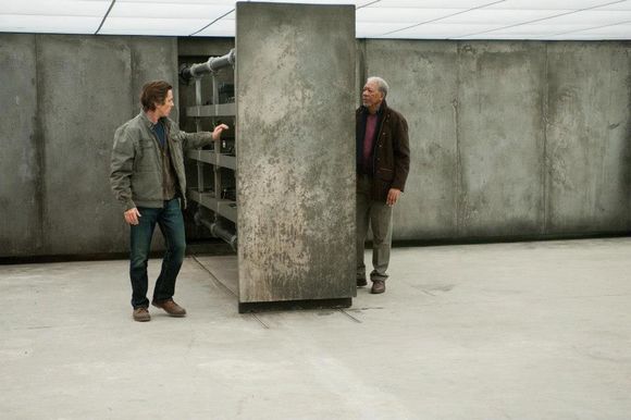 Christian Bale, Morgan Freeman în The Dark Knight Rises