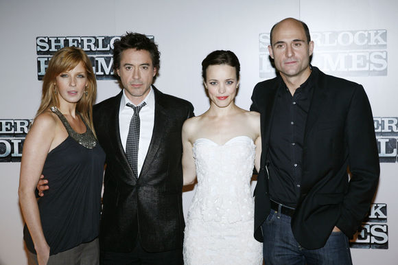 Robert Downey Jr., Rachel McAdams, Kelly Reilly, Mark Strong în Sherlock Holmes