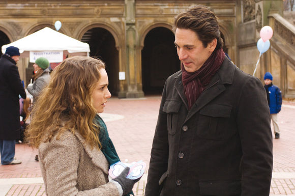 Natalie Portman, Scott Cohen în Love and Other Impossible Pursuits