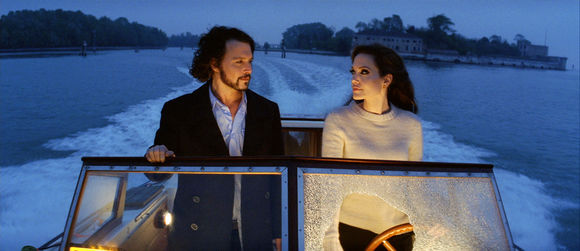 Angelina Jolie, Johnny Depp în The Tourist