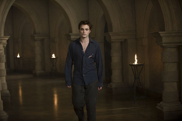 Robert Pattinson în The Twilight Saga: New Moon
