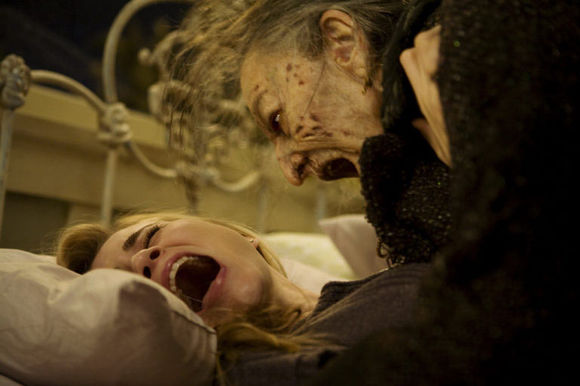 Alison Lohman, Lorna Raver în Drag Me to Hell
