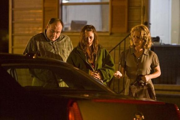 James Gandolfini, Kristen Stewart, Melissa Leo în Welcome to the Rileys