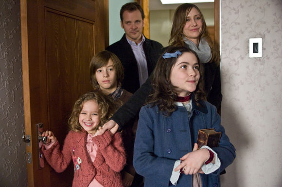 Aryana Engineer, Isabelle Fuhrman, Jimmy Bennett, Peter Sarsgaard, Vera Farmiga în Orphan