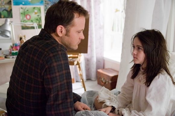 Peter Sarsgaard, Isabelle Fuhrman în Orphan
