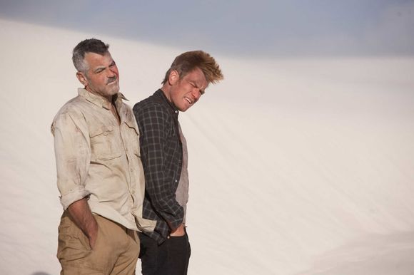 George Clooney, Ewan McGregor în The Men Who Stare at Goats
