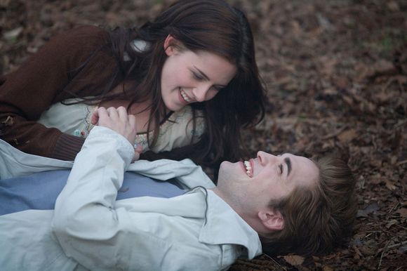 Kristen Stewart, Robert Pattinson în The Twilight Saga: Eclipse