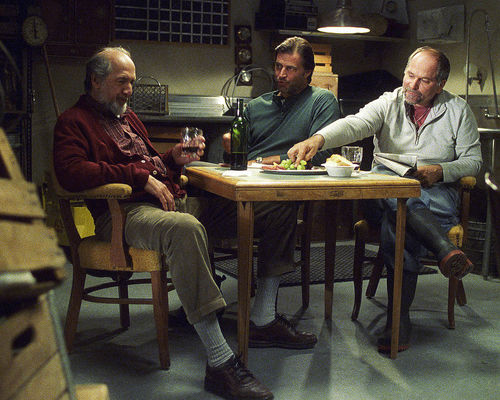 Richard Libertini, John Enos III, John Kapelos în Everybody Wants to Be Italian